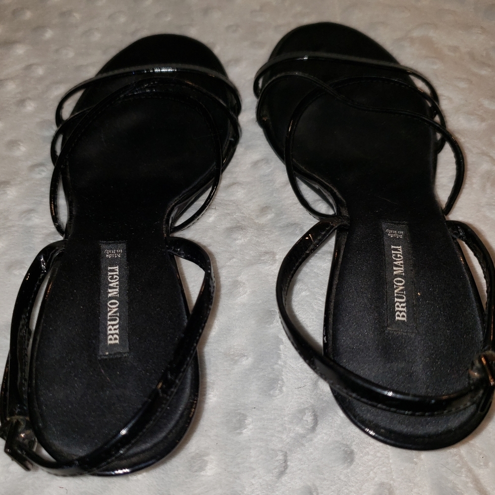 Bruno Magli 7 1/2 black strappy heels - Picture 13 of 15